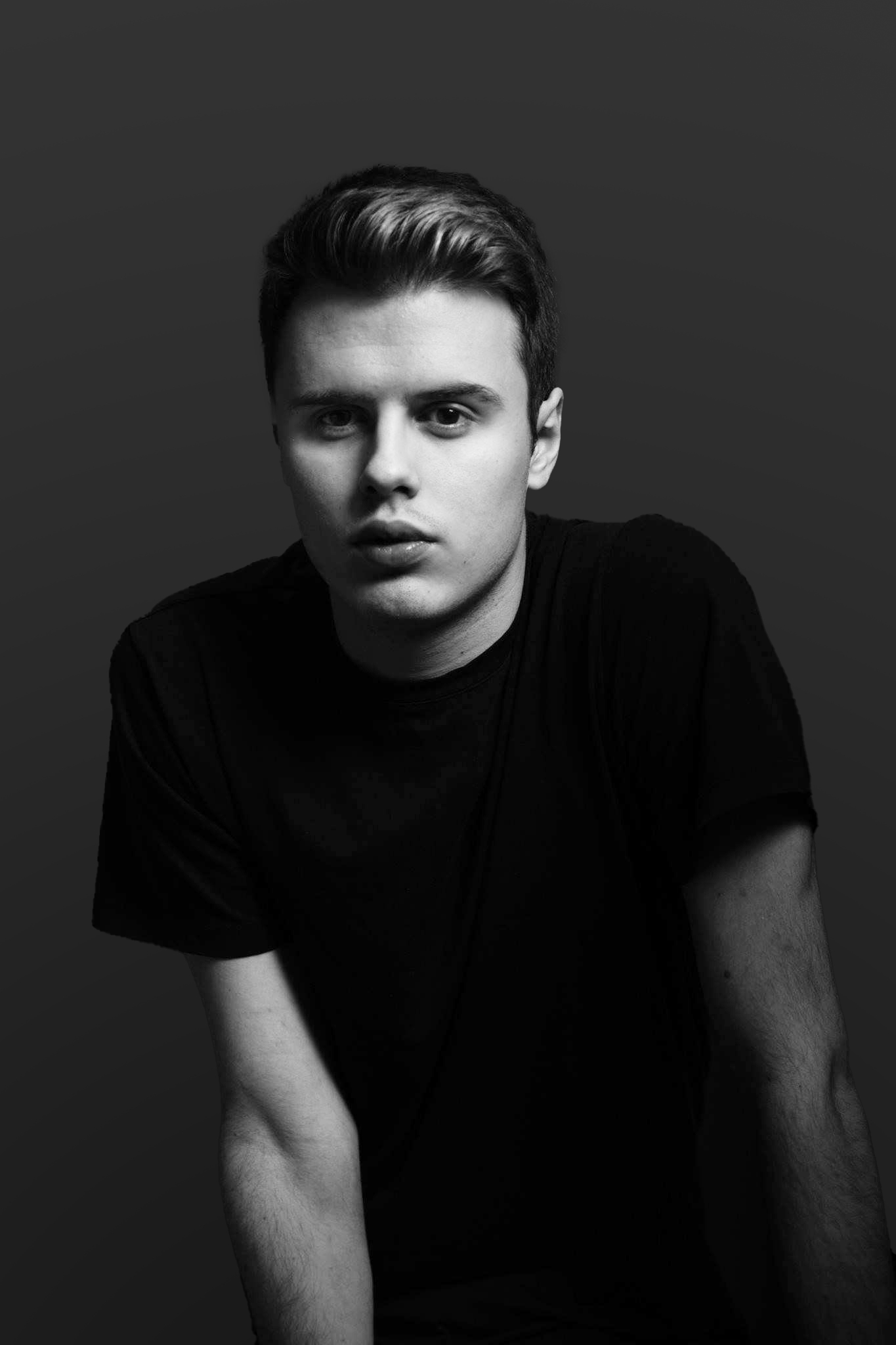 Portret Radana Ilića profesionalnog fotografa iz Beograda.